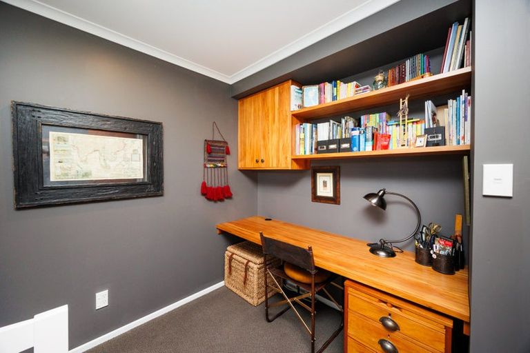 Photo of property in 8 Earl Place, Hokowhitu, Palmerston North, 4410