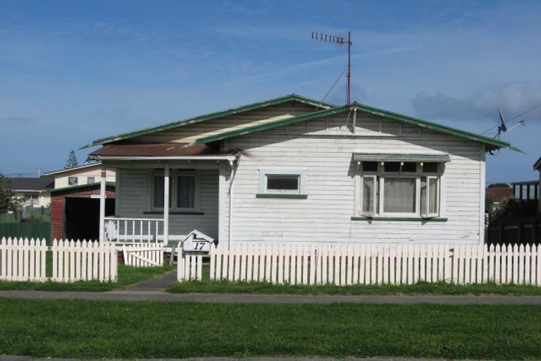 Photo of property in 17b Matai Street, Castlecliff, Wanganui, 4501