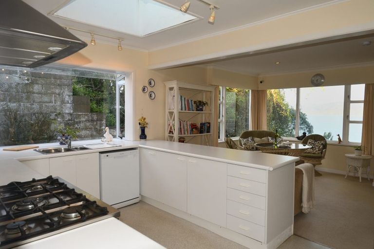 Photo of property in 108 Seatoun Heights Road, Seatoun, Wellington, 6022