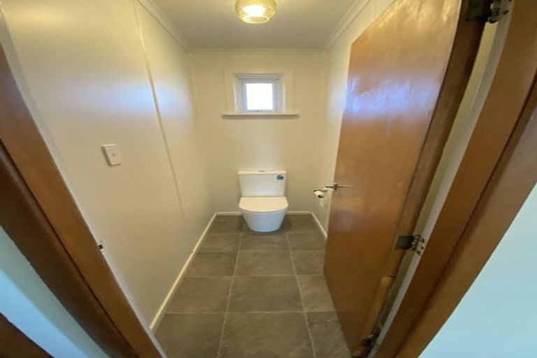Photo of property in 239 Huatoki Street, Upper Vogeltown, New Plymouth, 4310