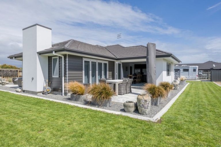 Photo of property in 2 Kilsby Place, Levin, 5510