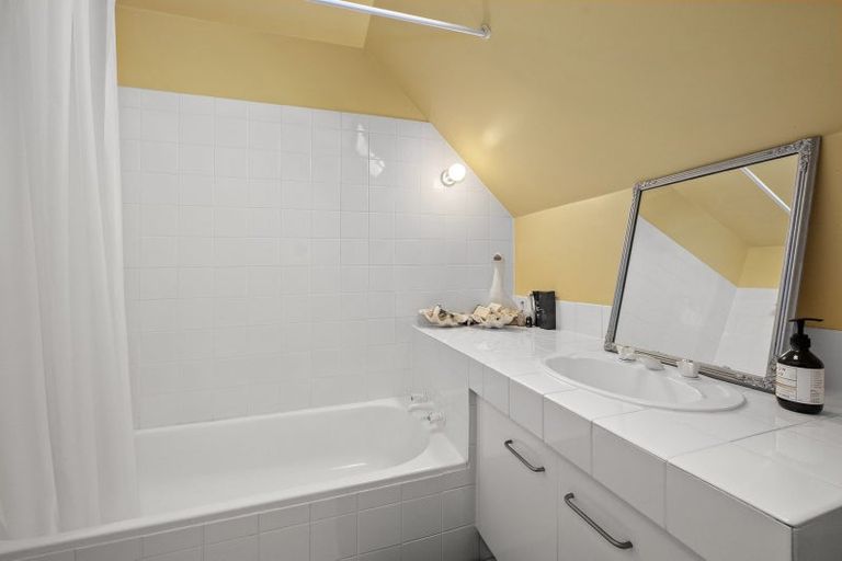 Photo of property in 1/43 Milford Road, Milford, Auckland, 0620