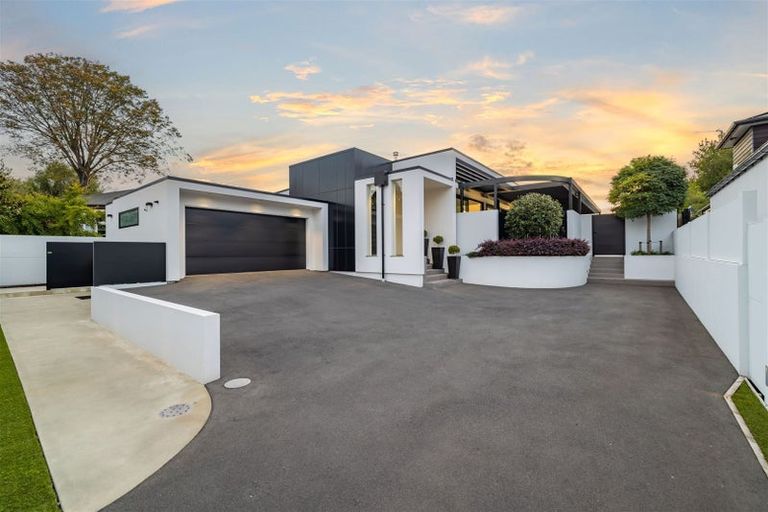 Photo of property in 31 Waiwetu Street, Fendalton, Christchurch, 8052