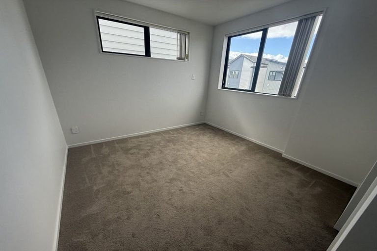 Photo of property in 20 Tukauri Place, Papakura, 2110