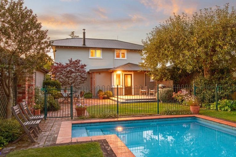 Photo of property in 53 Weka Street, Fendalton, Christchurch, 8041