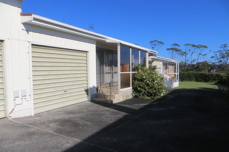 Photo of property in 2/17 Captain Scott Road, Glen Eden, Auckland, 0602