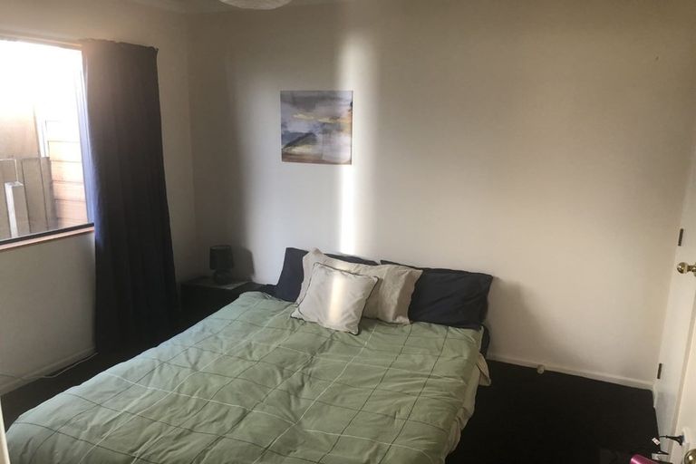 Photo of property in 2/300 Saint Aubyn Street, New Plymouth, 4310