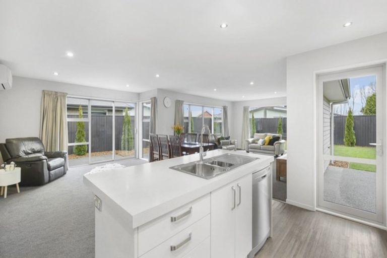 Photo of property in 40 Little Oaks Drive, Yaldhurst, Christchurch, 8042