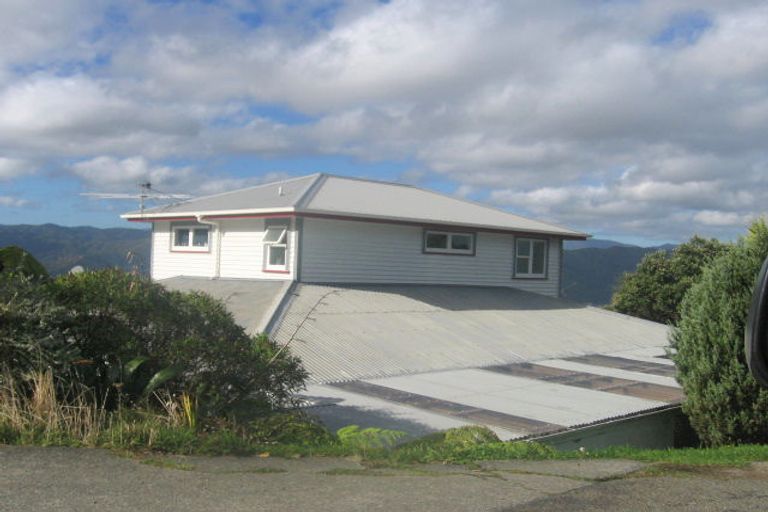 Photo of property in 180 Normandale Road, Normandale, Lower Hutt, 5010