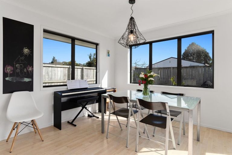 Photo of property in 15 Allington Place, Bethlehem, Tauranga, 3110