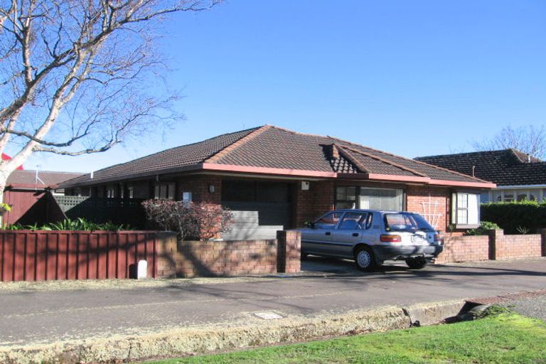 Photo of property in 3 Alfred Street, Roslyn, Palmerston North, 4414