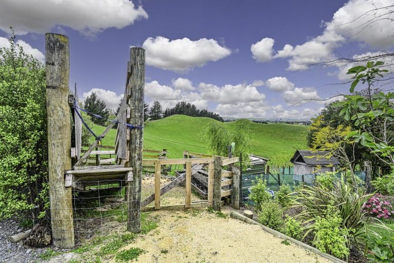 Photo of property in 1215 Taihape Road, Sherenden, Hastings, 4179