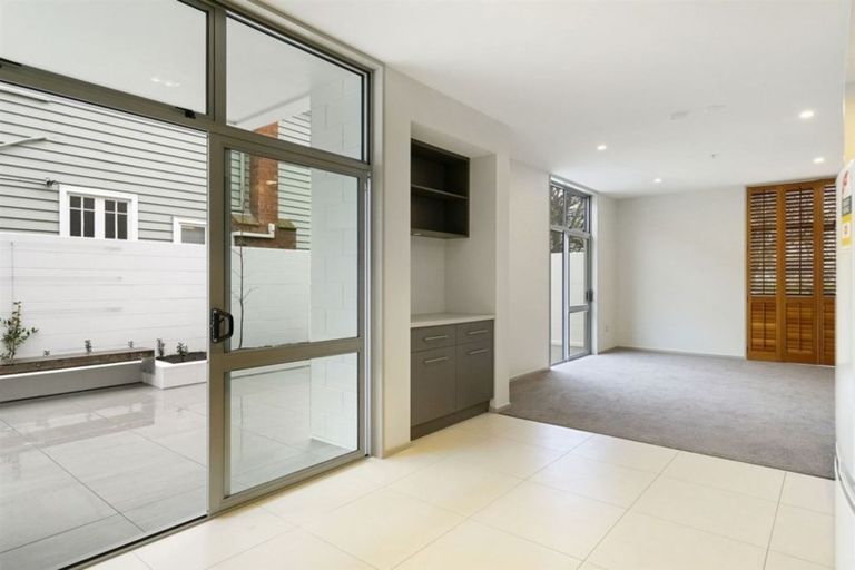Photo of property in 1/41 Cambridge Terrace, Christchurch Central, Christchurch, 8013