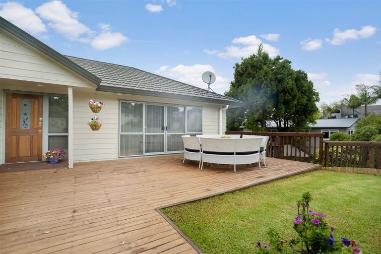 Photo of property in 24a Alexander Street, Cockle Bay, Auckland, 2014