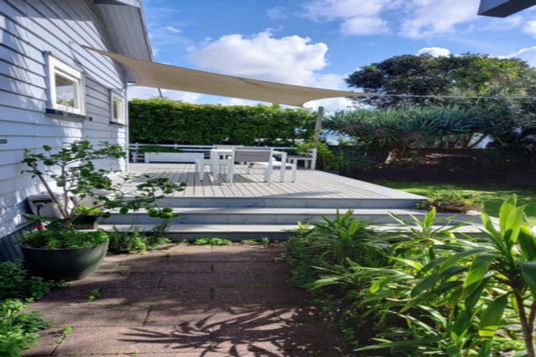 Photo of property in 74a Wharf Road, Te Atatu Peninsula, Auckland, 0610