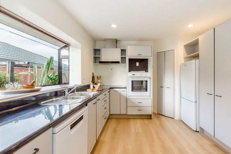 Photo of property in 12 Fox Place, Cloverlea, Palmerston North, 4412