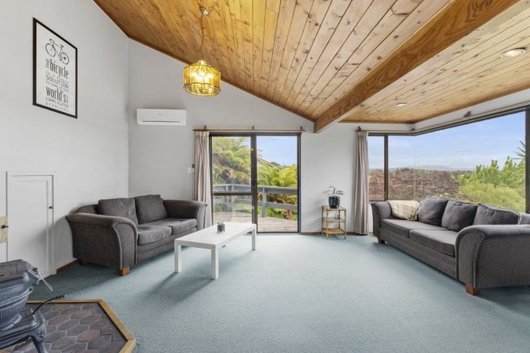 Photo of property in 37 Dingadee Street, Welcome Bay, Tauranga, 3112