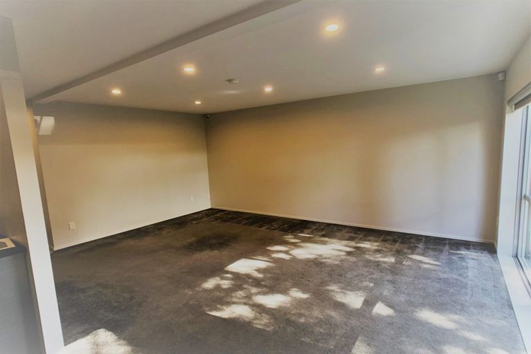Photo of property in 3/45a Swanson Road, Henderson, Auckland, 0610