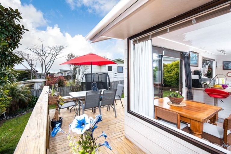 Photo of property in 1 Iris Street, Snells Beach, 0920