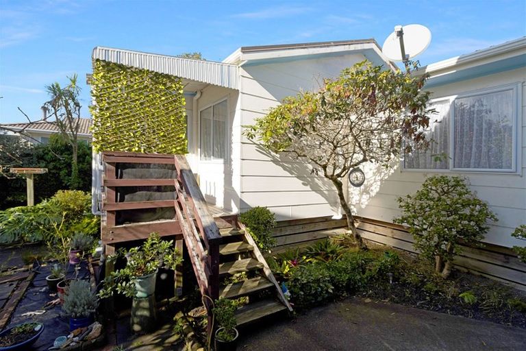 Photo of property in 28 Glynnbrooke Street, Te Atatu South, Auckland, 0610