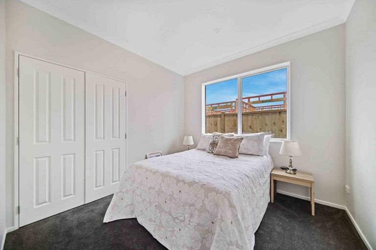 Photo of property in 10 Huahua Crescent, Papakura, 2110