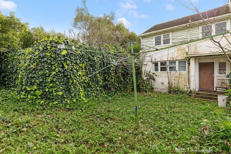 Photo of property in 1/87 Cambridge Terrace, Waterloo, Lower Hutt, 5011