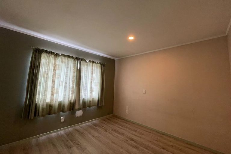 Photo of property in 2/49 Millhouse Drive, Northpark, Auckland, 2013