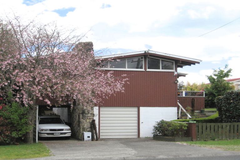 Photo of property in 2/66 Gillies Avenue, Taupo, 3330