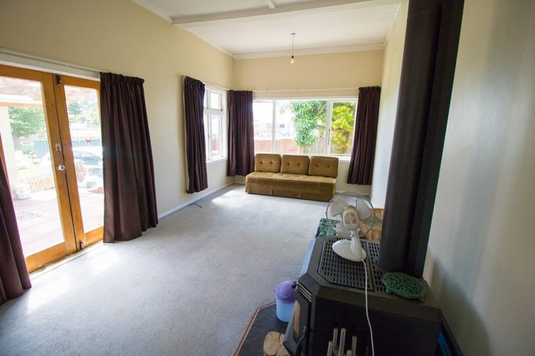 Photo of property in 83 Stanners Street, Eltham, 4322