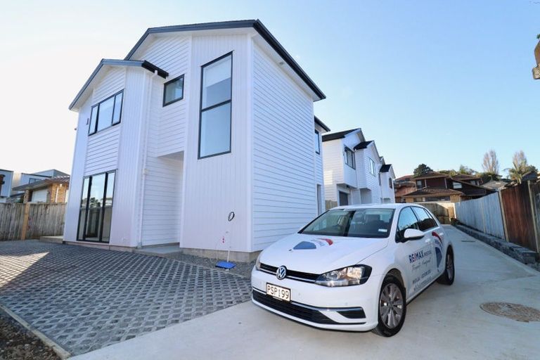 Photo of property in 8b Britannia Place, Half Moon Bay, Auckland, 2012