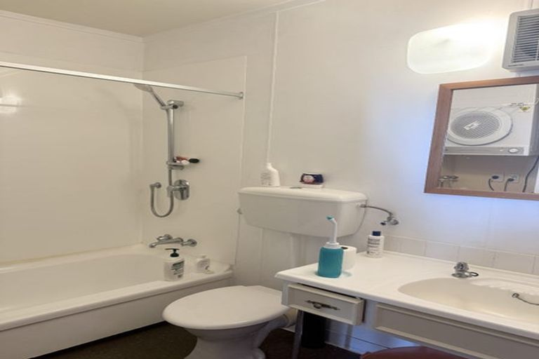 Photo of property in Hobson Court Flats, 36/70 Hobson Street, Thorndon, Wellington, 6011