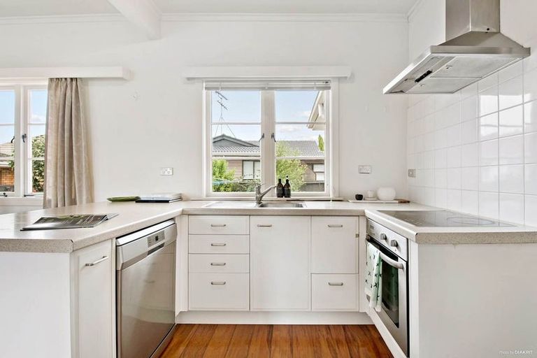 Photo of property in 1/91 Nile Road, Milford, Auckland, 0620