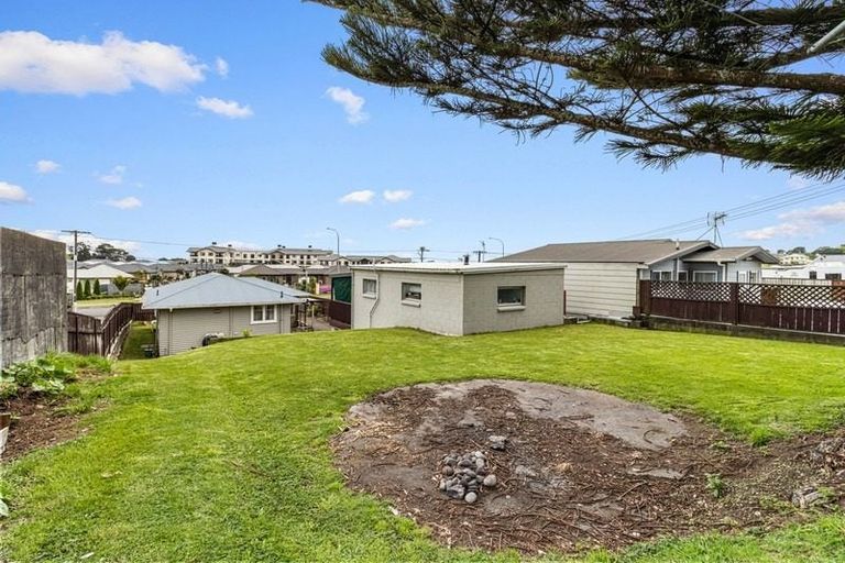 Photo of property in 73 Pohutukawa Place, Bell Block, New Plymouth, 4312