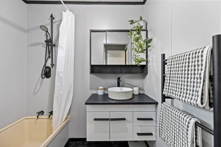 Photo of property in 99 Tamatea Road, Taupo, 3330