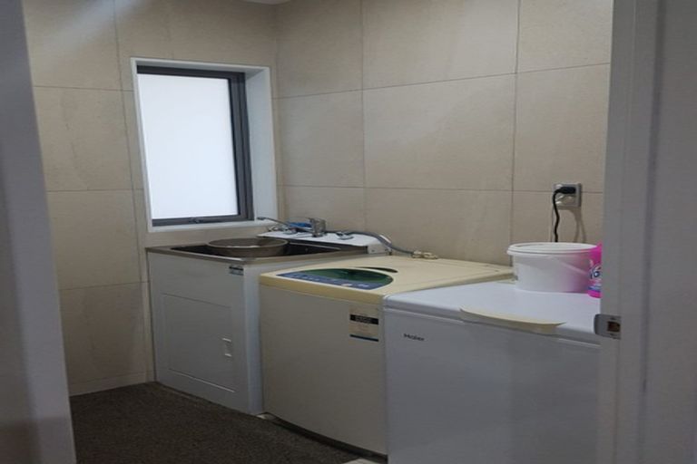 Photo of property in 143a Henderson Valley Road, Henderson, Auckland, 0612