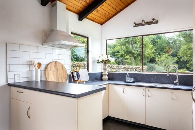 Photo of property in 121 Poplar Grove, Whalers Gate, New Plymouth, 4310