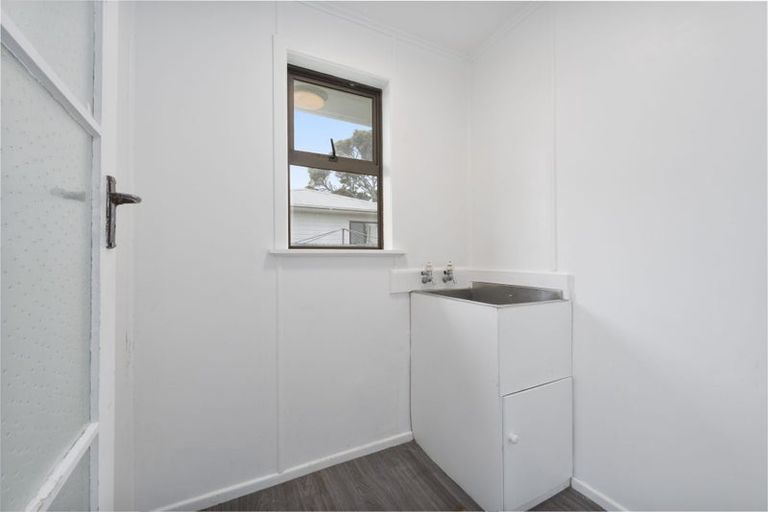 Photo of property in 50 Barrys Road, Glendene, Auckland, 0602