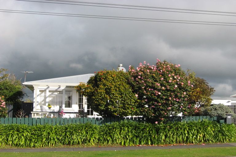 Photo of property in 233 Omata Road, Spotswood, New Plymouth, 4310