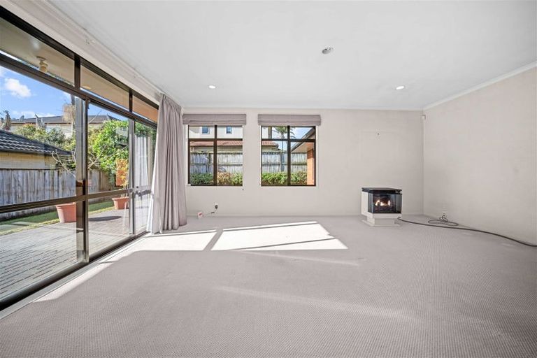 Photo of property in 8 Pennygale Close, Flat Bush, Auckland, 2016