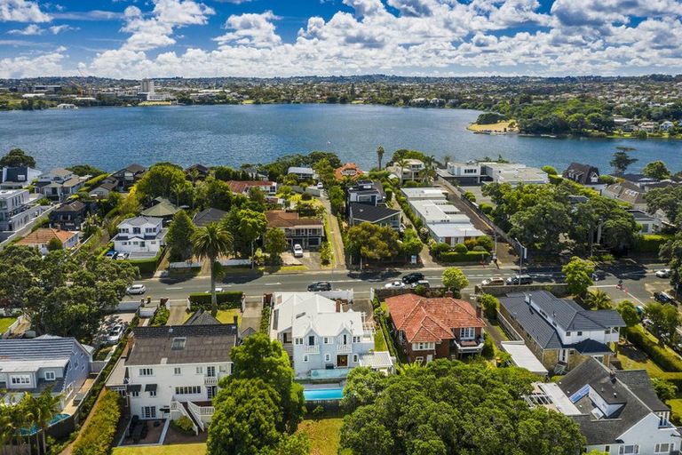 Photo of property in 209 Hurstmere Road, Takapuna, Auckland, 0622