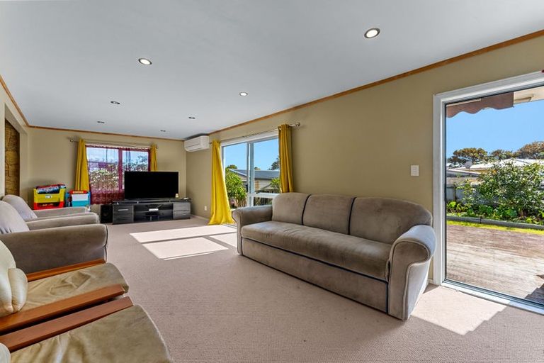 Photo of property in 3 Michelle Place, Mangere, Auckland, 2022