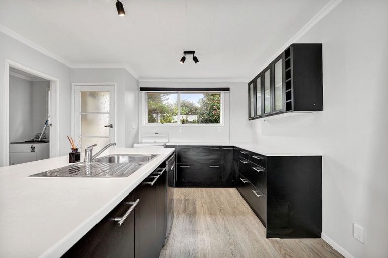 Photo of property in 13 Oberon Street, Stratford, 4332