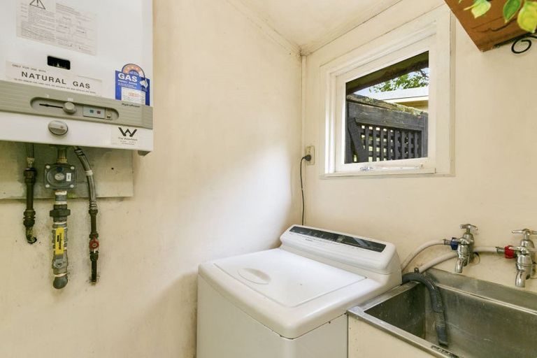 Photo of property in 25 Newman Terrace, Thorndon, Wellington, 6011