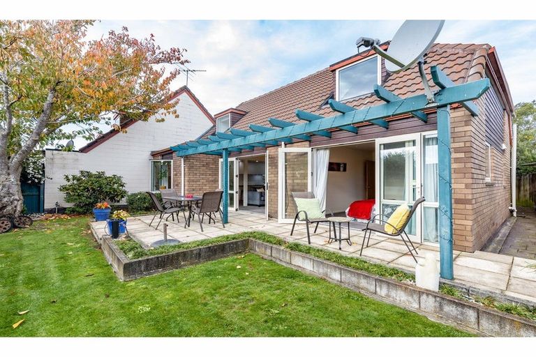 Photo of property in 2/19 Waitikiri Drive, Parklands, Christchurch, 8083