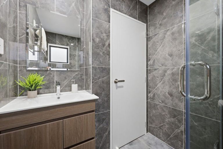 Photo of property in 716c Massey Road, Mangere, Auckland, 2022