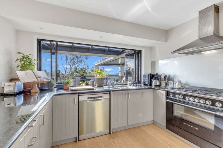 Photo of property in 27 Awatea Terrace, Lynmore, Rotorua, 3010