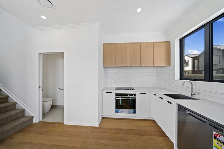 Photo of property in 89 Waipuhinui Way, Wiri, Auckland, 2104