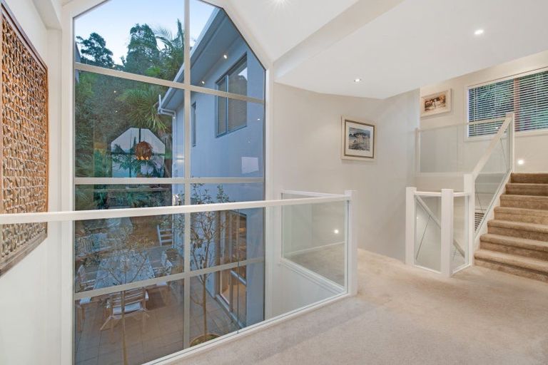 Photo of property in 115 Waldorf Crescent, Orewa, 0931