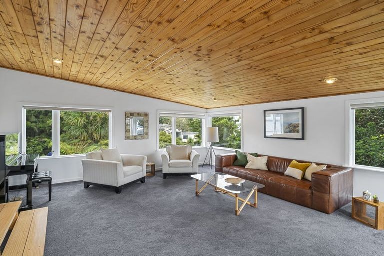 Photo of property in 6 Mollyhawk Place, Birkenhead, Auckland, 0626