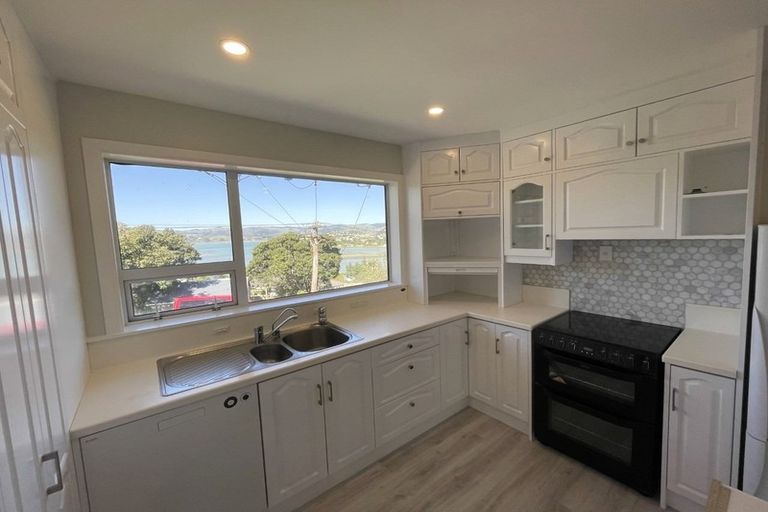 Photo of property in 27 Mana View Road, Paremata, Porirua, 5026